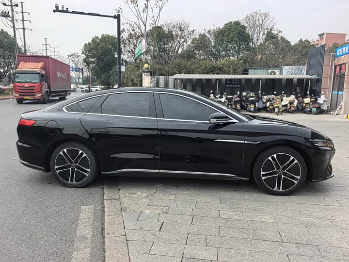 Фото 8 - BYD Han