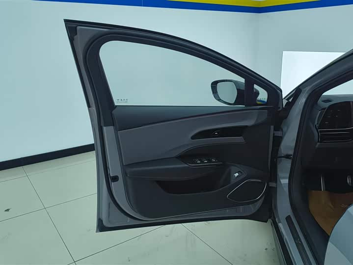 Фото 7 - Hongqi EH7