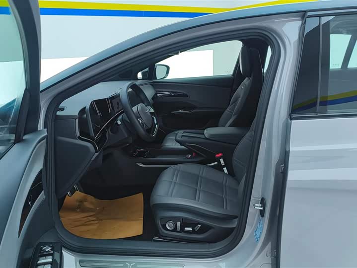 Фото 9 - Hongqi EH7