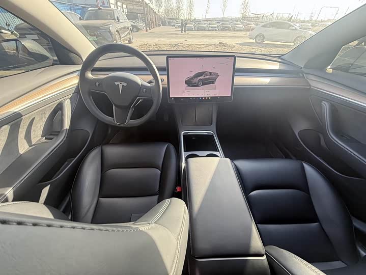 Фото 5 - Tesla Model 3