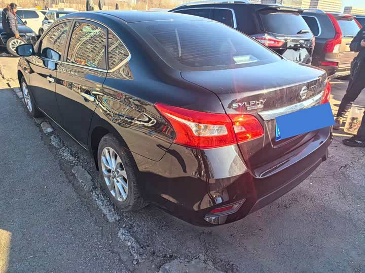 Фото 4 - Nissan Sylphy