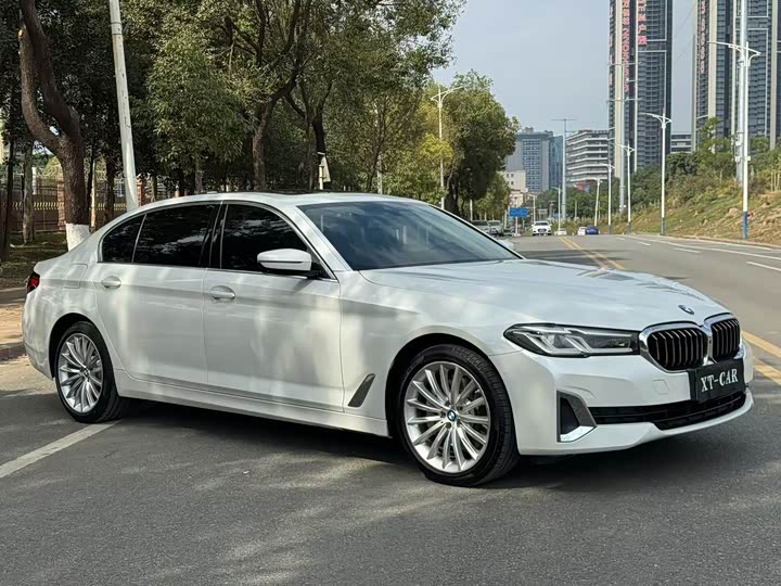 Фото 3 - BMW 5 Series