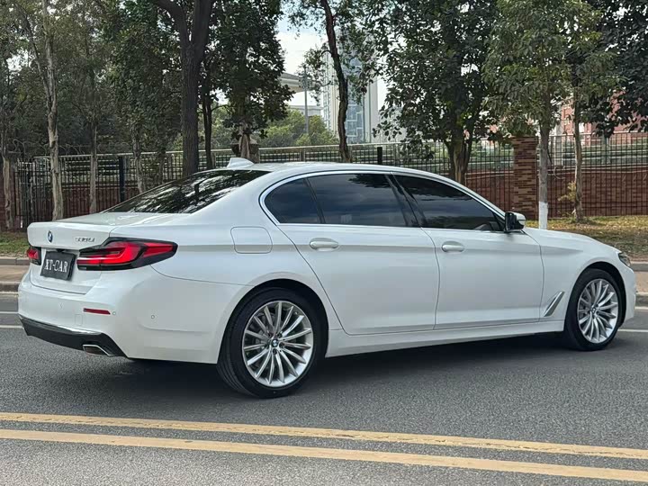 Фото 9 - BMW 5 Series