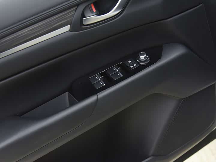 Фото 8 - Mazda CX-5