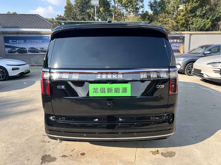 Фото 8 - Zeekr 009
