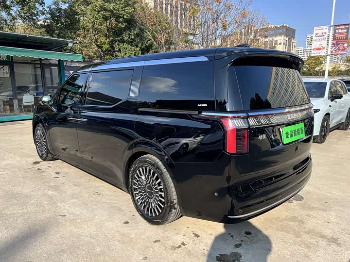 Фото 9 - Zeekr 009