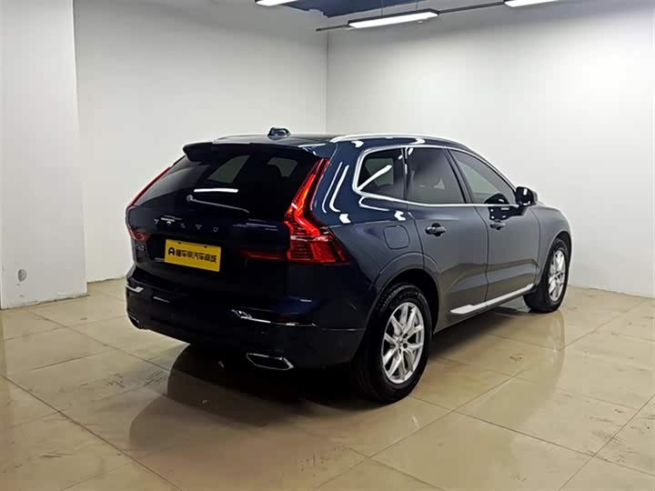 Фото 8 - Volvo XC60
