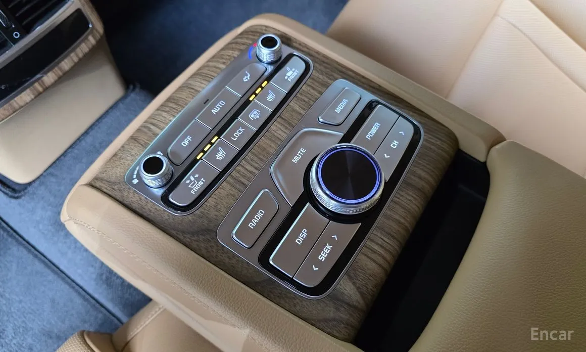 Фото 18 - Kia K9