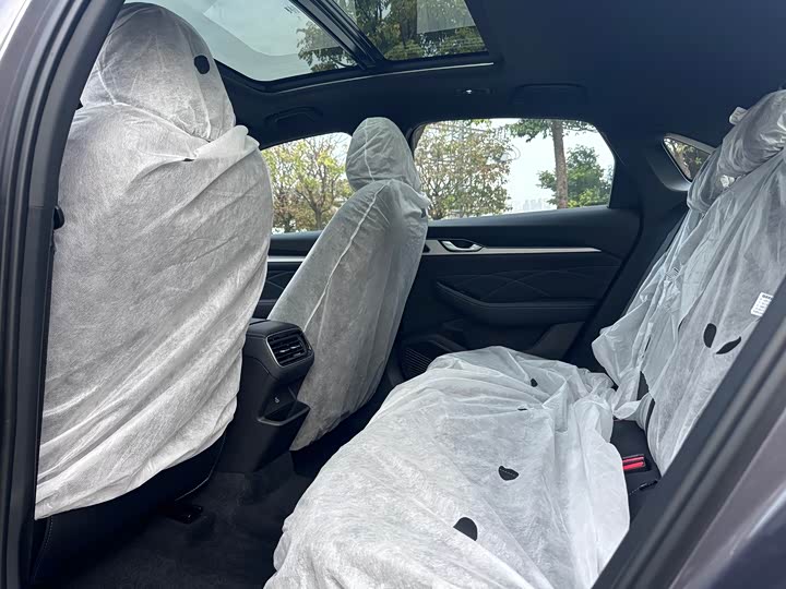 Фото 7 - Geely Preface