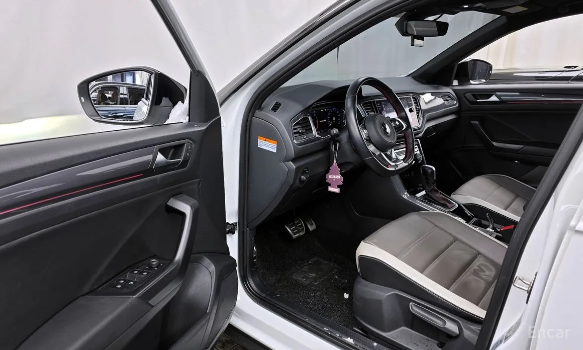 Фото 10 - Volkswagen T-Roc