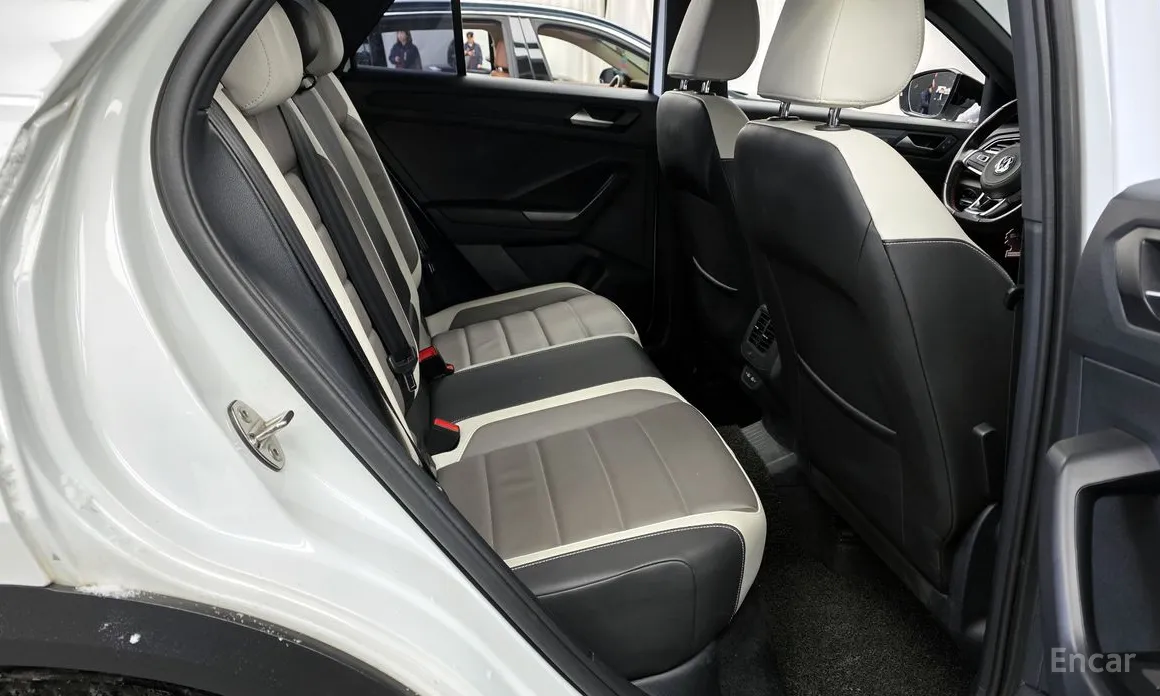 Фото 12 - Volkswagen T-Roc