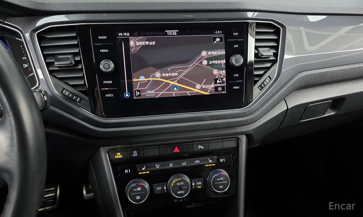 Фото 14 - Volkswagen T-Roc