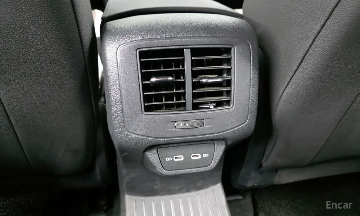 Фото 19 - Volkswagen T-Roc