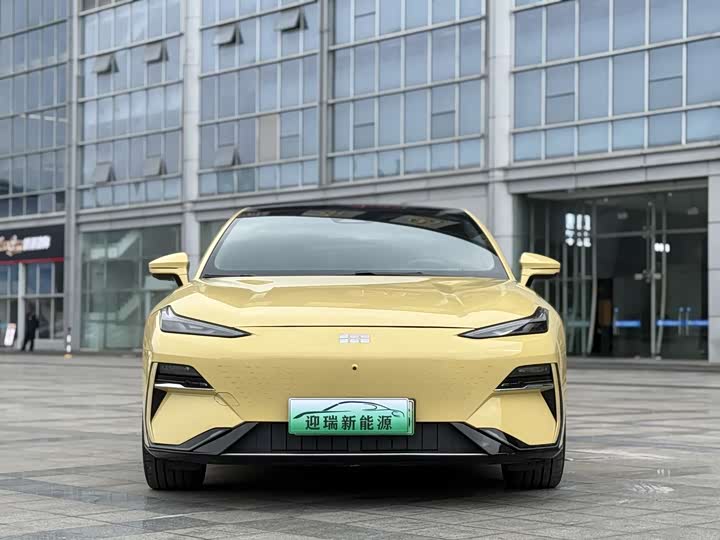 Фото 2 - Geely Galaxy E8