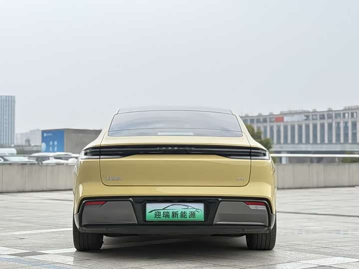 Фото 4 - Geely Galaxy E8