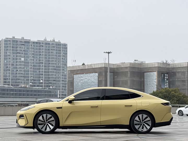 Фото 5 - Geely Galaxy E8