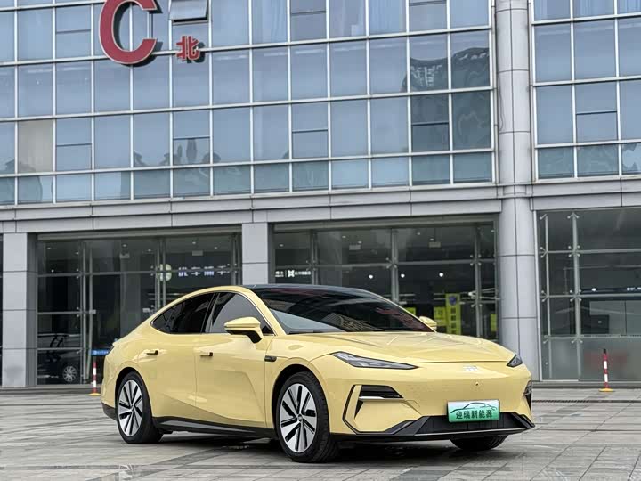 Фото 8 - Geely Galaxy E8