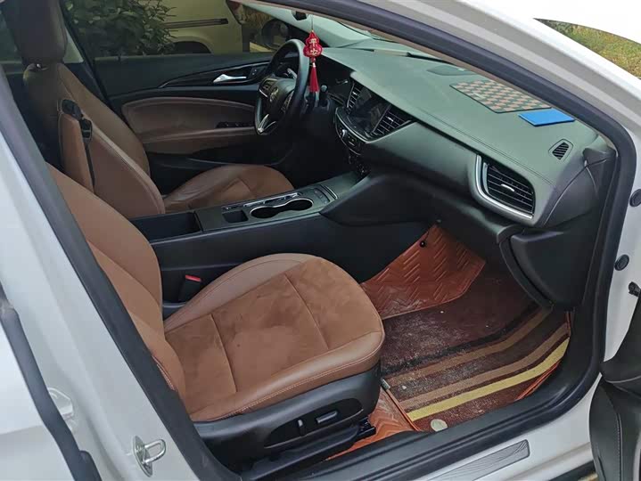 Фото 8 - Buick Regal