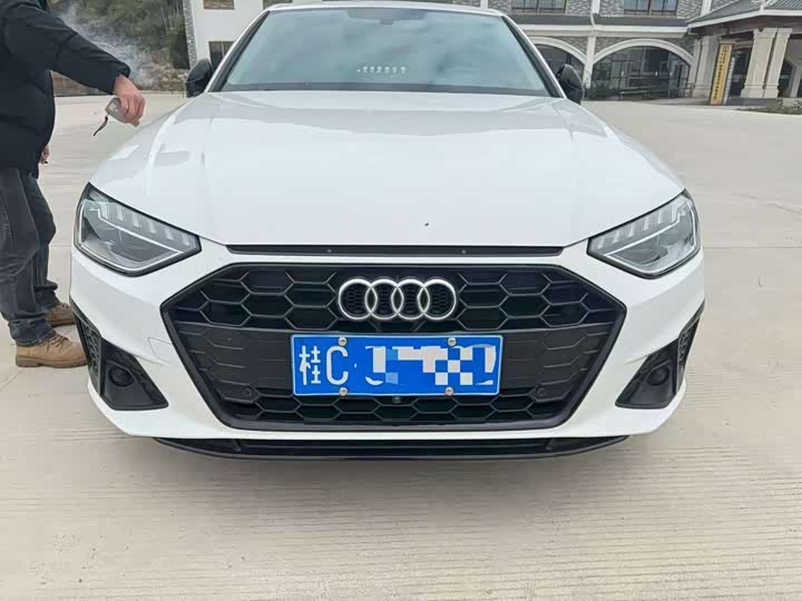 Фото 2 - Audi A4L