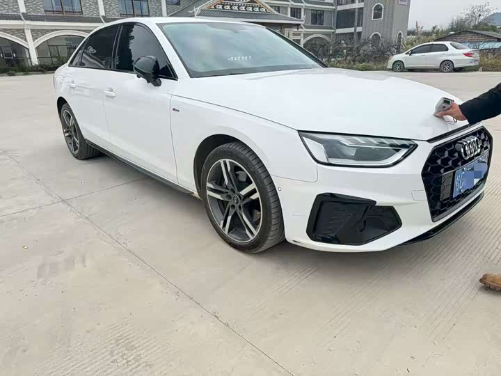 Фото 3 - Audi A4L