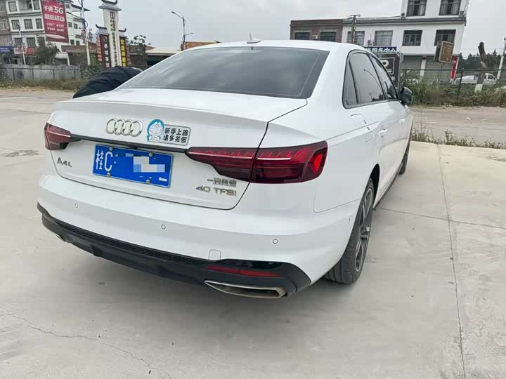 Фото 4 - Audi A4L