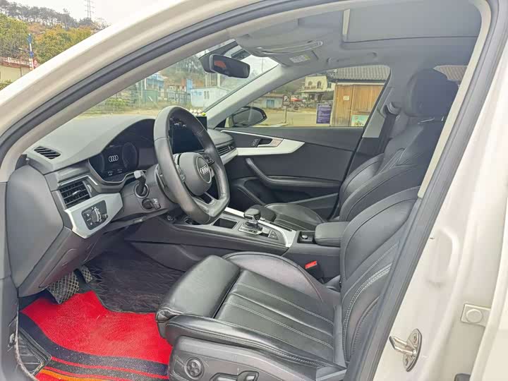 Фото 6 - Audi A4L