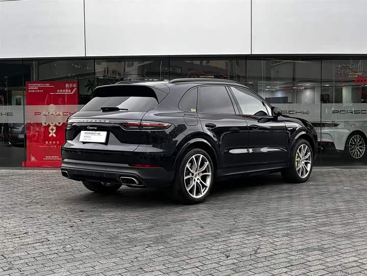 Фото 6 - Porsche Cayenne Hybrid