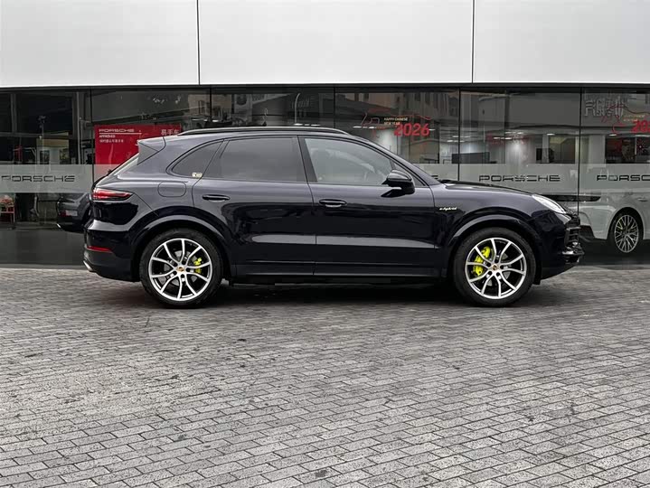 Фото 7 - Porsche Cayenne Hybrid