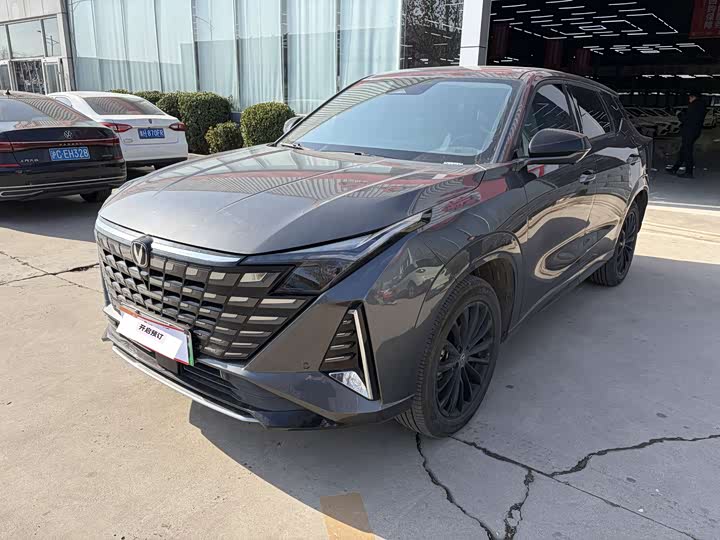 Фото 2 - Changan UNI-Z Hybrid