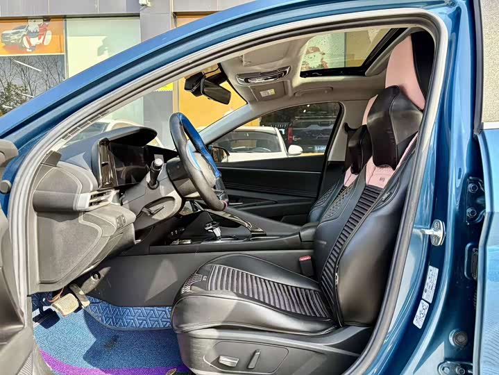 Фото 5 - Hyundai Elantra N line