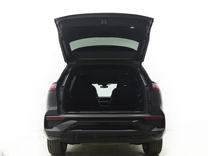 Фото 8 - Audi Q6