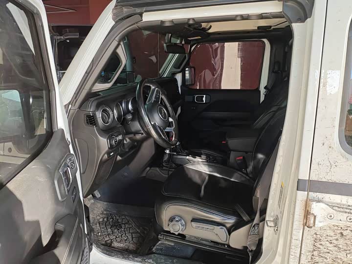 Фото 5 - Jeep Gladiator