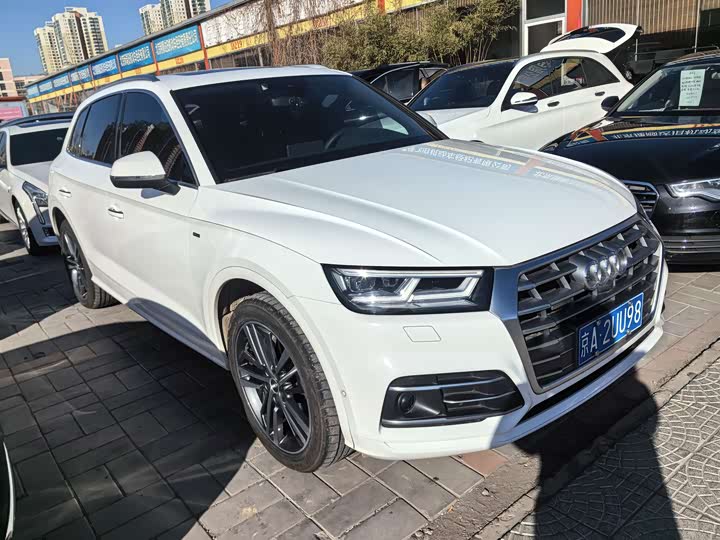 Фото 2 - Audi Q5L