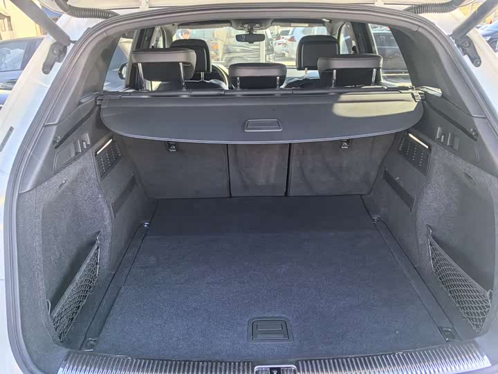 Фото 6 - Audi Q5L