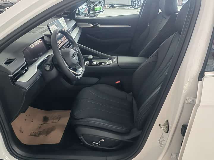 Фото 6 - Geely Preface