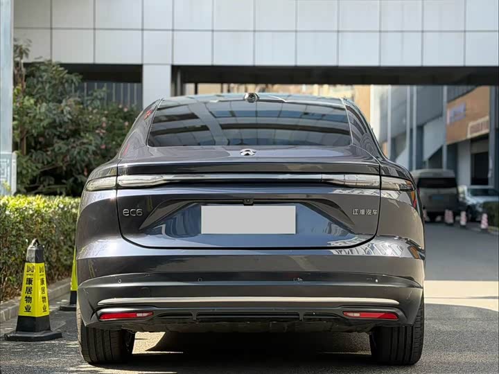 Фото 4 - Nio EC6