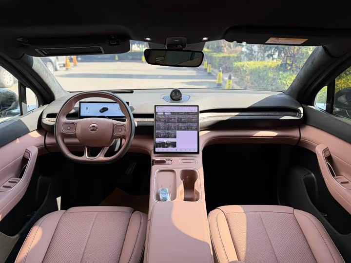 Фото 9 - Nio EC6