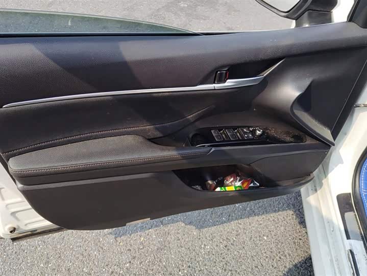 Фото 7 - Toyota Camry