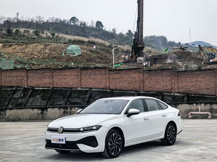 Фото 1 - Volkswagen Sagitar L