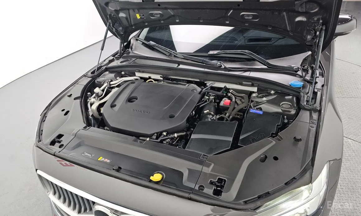 Фото 6 - Volvo S90