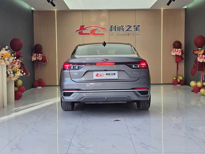 Фото 4 - Ford Mondeo