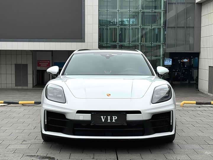 Фото 2 - Porsche Panamera