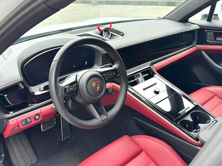 Фото 4 - Porsche Panamera