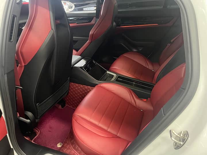 Фото 7 - Porsche Panamera