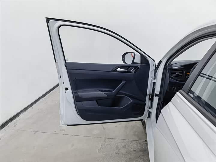 Фото 8 - Volkswagen Lavida