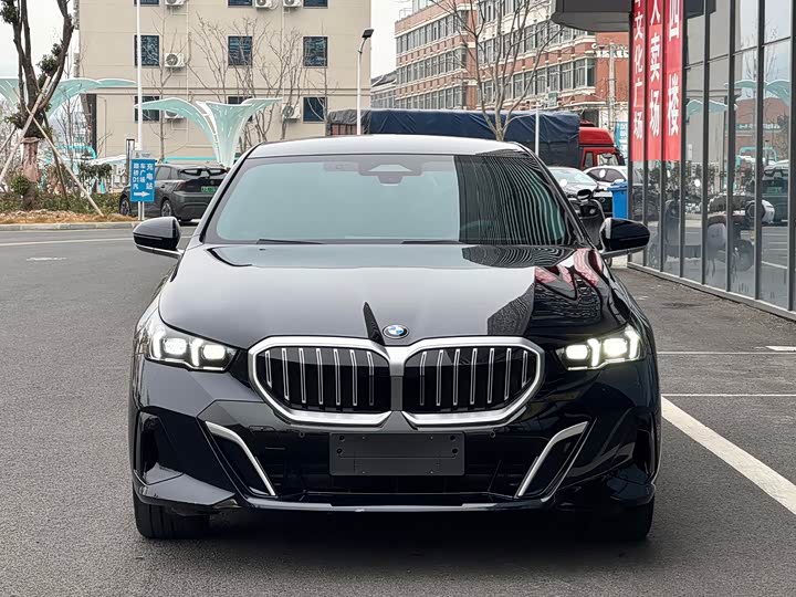 Фото 2 - BMW 5 Series