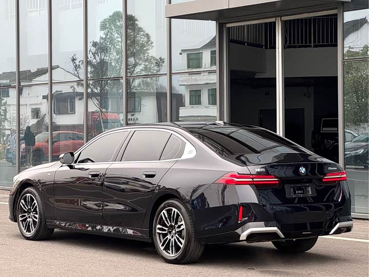 Фото 4 - BMW 5 Series