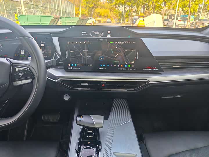 Фото 8 - Changan Oshan Z6 Hybrid