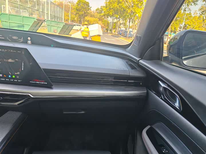 Фото 9 - Changan Oshan Z6 Hybrid