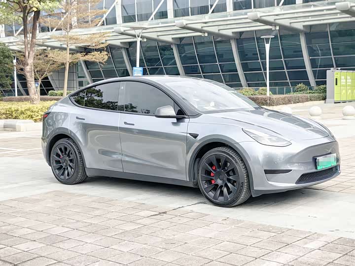 Фото 3 - Tesla Model Y